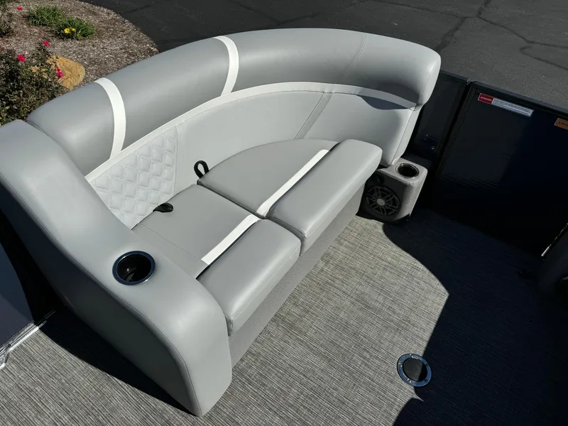 Slide: The Image of Crest Classic DLX 200 SLC 2024 - 9