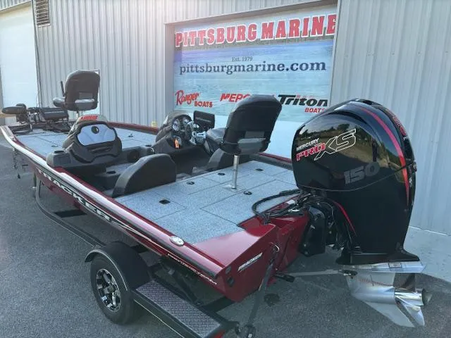 Slide: The Image of 2020 Tracker Pro Team 195 TXW Tournament Edition boat at Pittsburg Marine. - 12