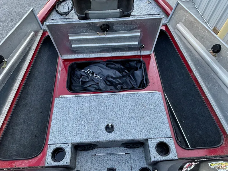 Slide: The Image of 2020 Tracker Pro Team 195 TXW Tournament Edition boat storage compartments. - 6