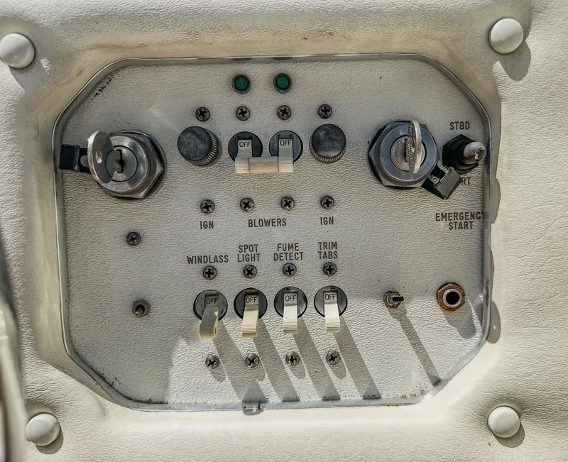 Slide: The Image of Sea Ray Express Cruiser 390 1983 - 53