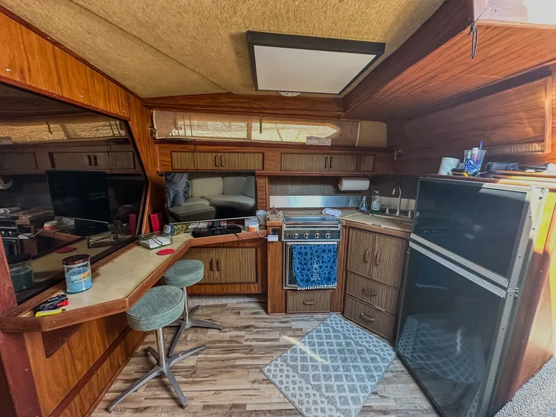 Slide: The Image of Sea Ray Express Cruiser 390 1983 - 55