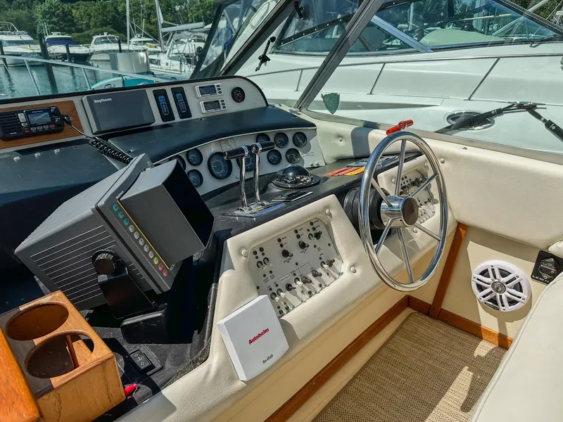 Slide: The Image of Sea Ray Express Cruiser 390 1984 - 16