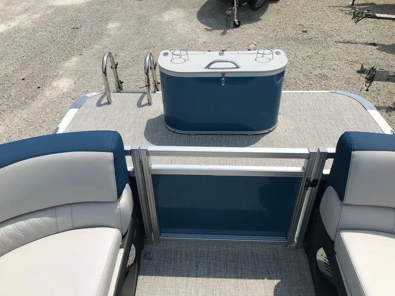 Slide: The Image of 2025 Avalon LSZ Quad Lounger interior with plush seating and modern dashboard. - 16