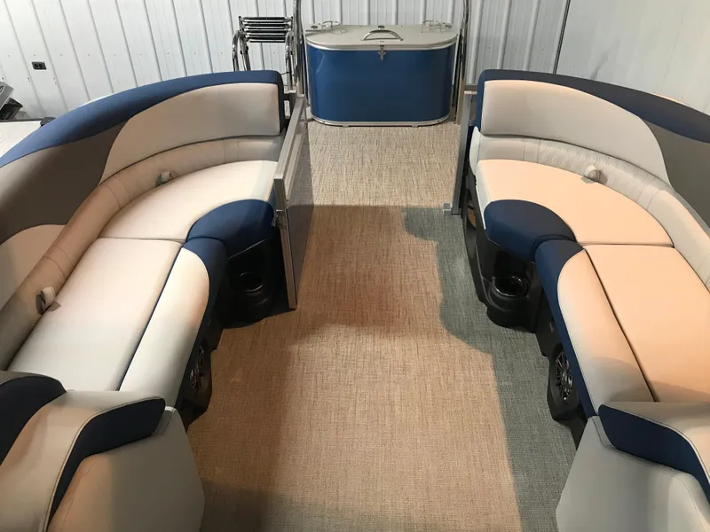 Slide: The Image of 2025 Avalon LSZ Quad Lounger interior with modern seating and steering wheel. - 31