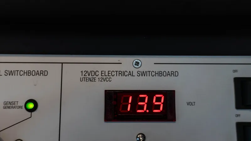 Slide: The Image of Azimut Atlantis 45 2023 - 103