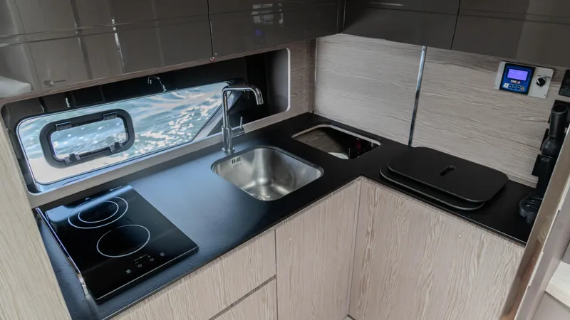 Slide: The Image of Azimut Atlantis 45 2023 - 70