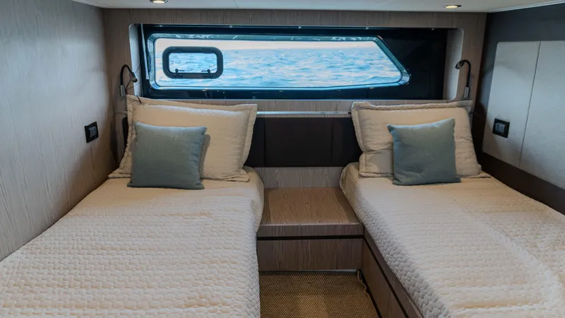 Slide: The Image of Azimut Atlantis 45 2023 - 81