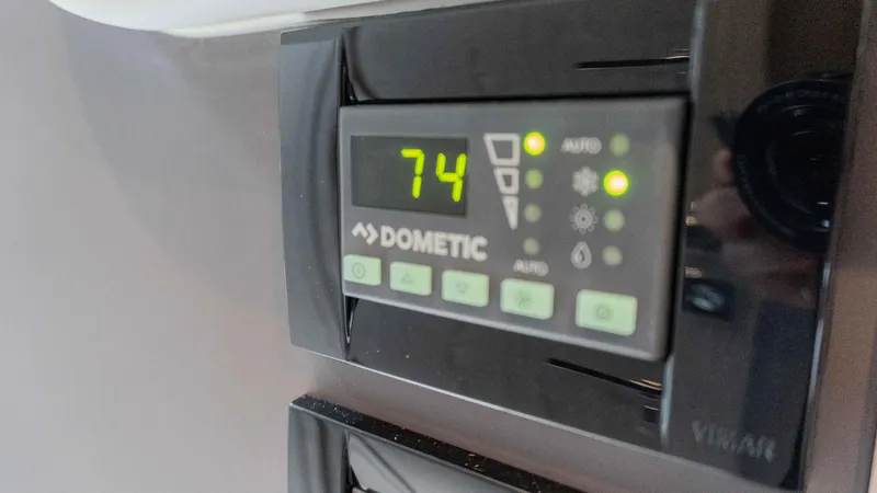 Slide: The Image of Azimut Atlantis 45 2023 - 83