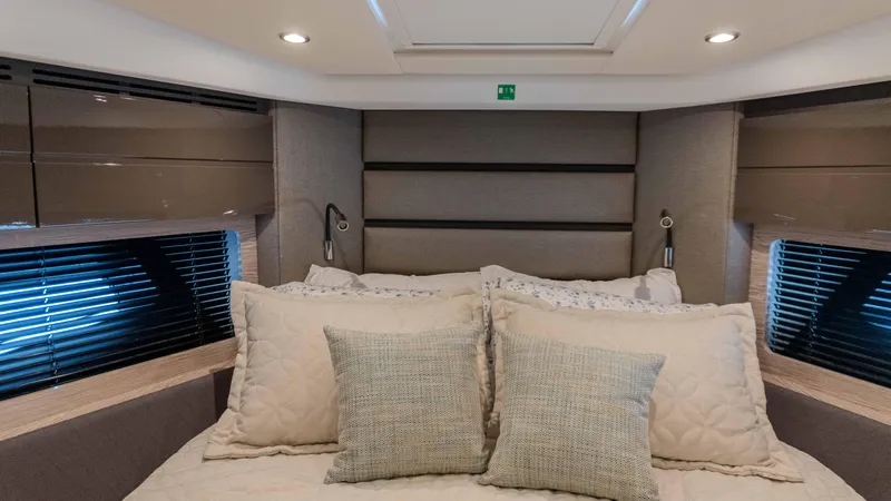 Slide: The Image of Azimut Atlantis 45 2023 - 96