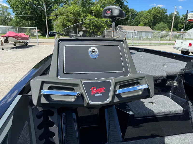Slide: The Image of 2024 Ranger Z519 Garmin Ranger Cup Equipped boat console with steering and controls. - 10