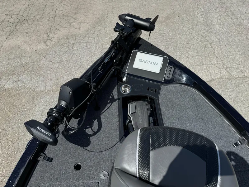 Slide: The Image of 2024 Ranger Z519 Garmin Ranger Cup Equipped boat with Garmin navigation system. - 17