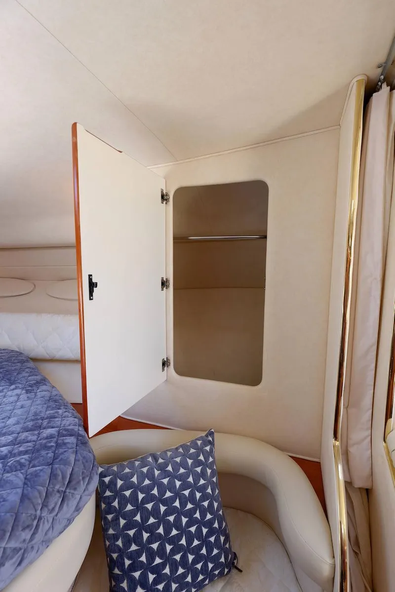 Slide: The Image of Sea Ray 340 Sundancer 2000 - 35