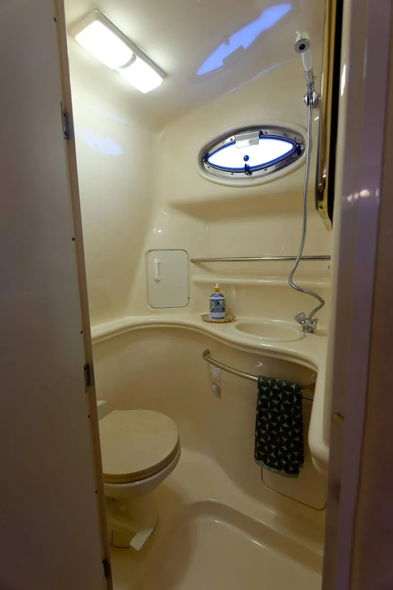 Slide: The Image of Sea Ray 340 Sundancer 2000 - 37