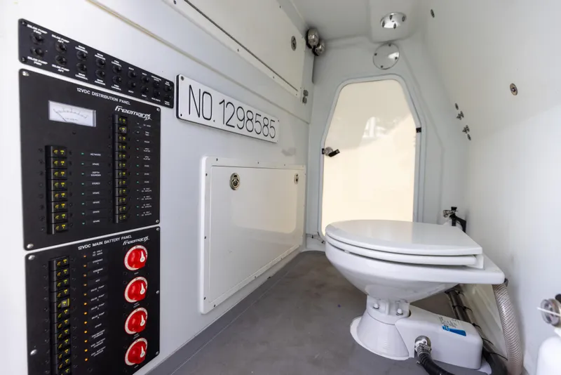 Slide: The Image of Freeman 42 LR 2019 - 50