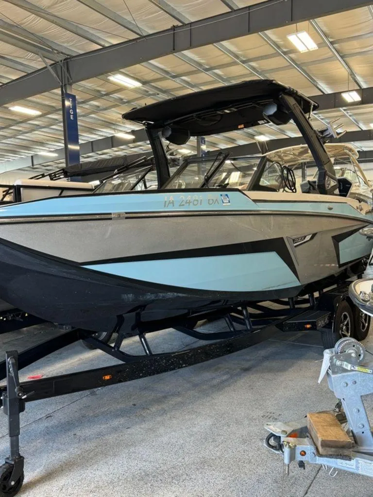 Slide: The Image of Tigé 22RZX 2023 - 0