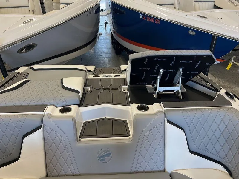 Slide: The Image of Tigé 22RZX 2023 - 11