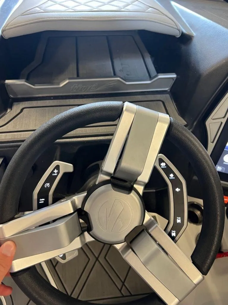 Slide: The Image of Tigé 22RZX 2023 - 14