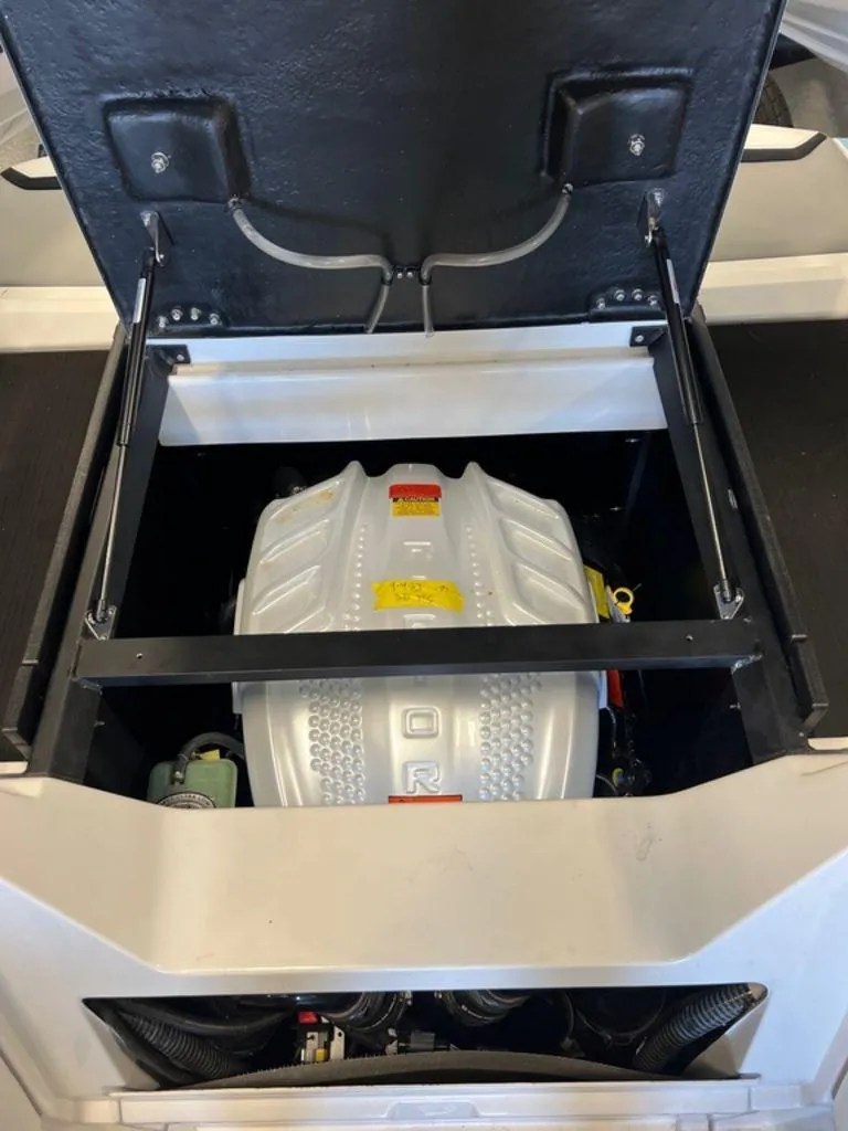 Slide: The Image of Tigé 22RZX 2023 - 15