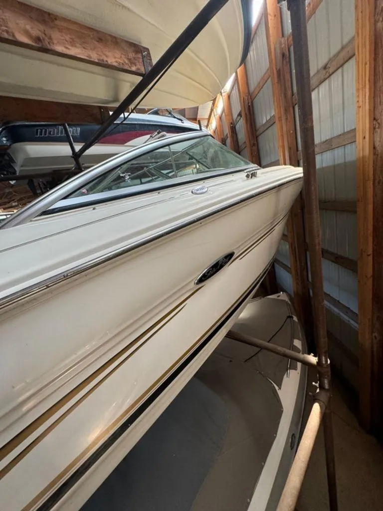The Image of Sea Ray 210 2002 - 0