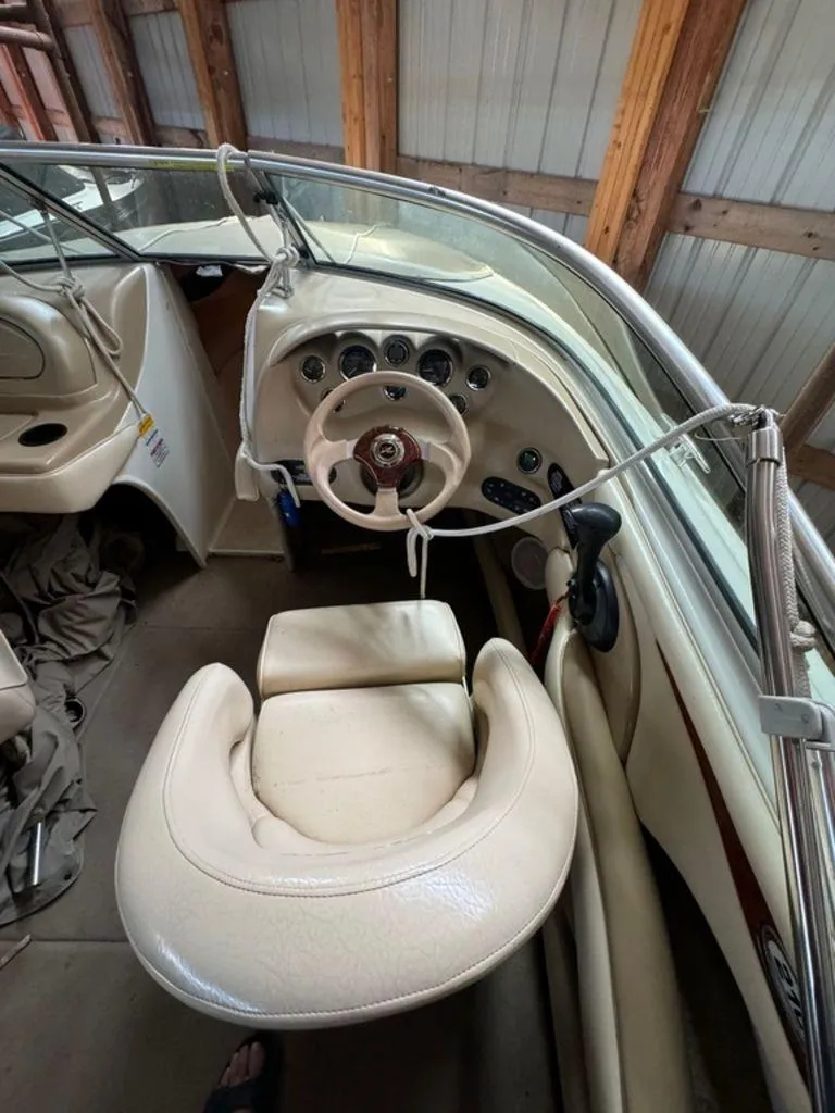 Slide: The Image of Sea Ray 210 2002 - 4