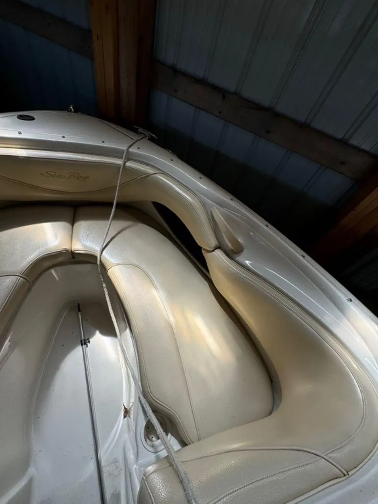 Slide: The Image of Sea Ray 210 2002 - 7