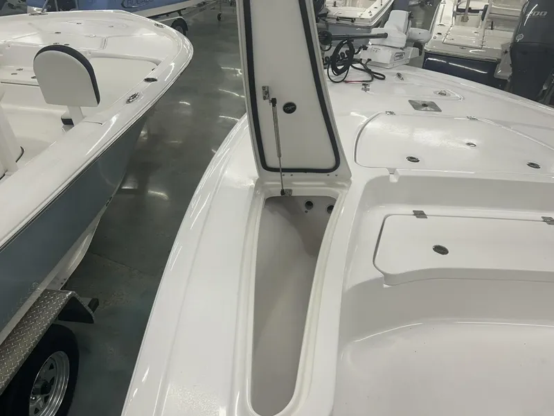 Slide: The Image of Tidewater 2410 Bay Max 2025 - 18