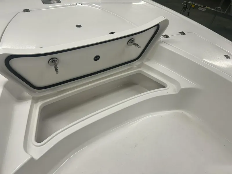 Slide: The Image of Tidewater 2410 Bay Max 2025 - 19