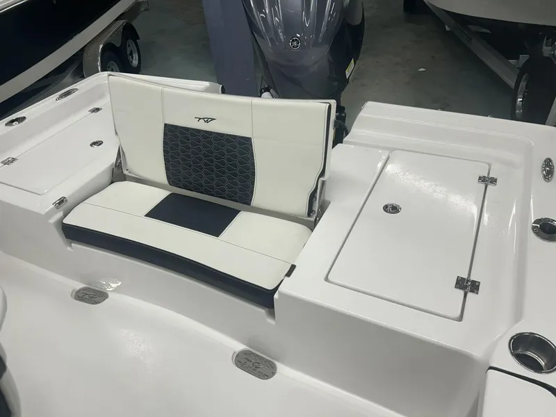 Slide: The Image of Tidewater 2410 Bay Max 2025 - 8