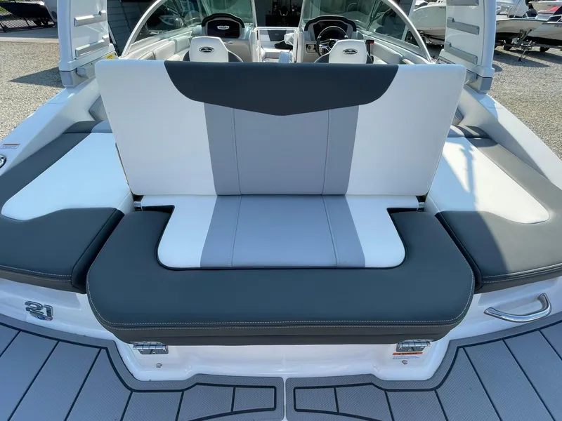 Slide: The Image of Chaparral 21 SSi OB 2025 - 52