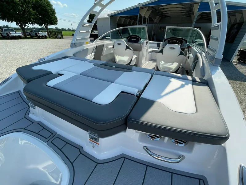 Slide: The Image of Chaparral 21 SSi OB 2025 - 54