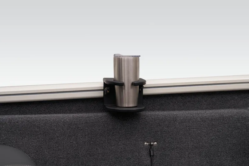 Slide: The Image of Tracker Pro Team 190 TX 2024 - 36