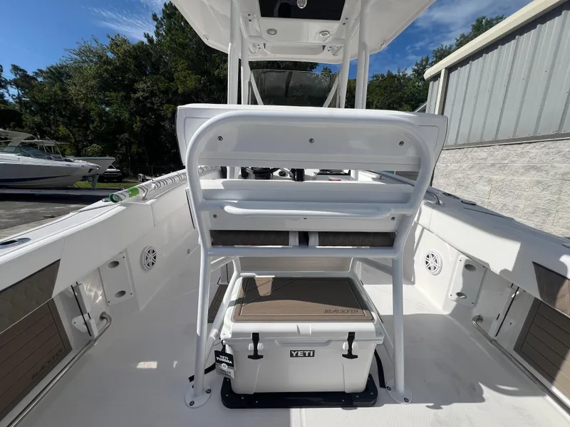 Slide: The Image of 2025 Blackfin 222 CC center console boat interior with Yeti cooler. - 7