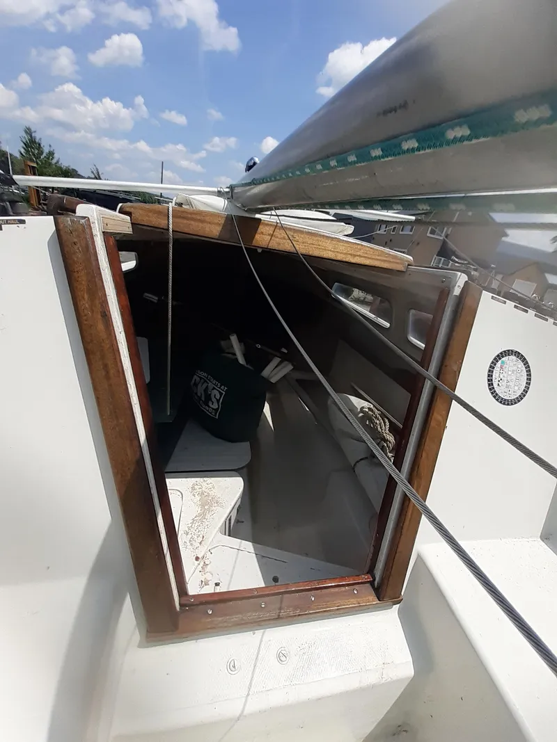 Slide: The Image of Catalina Cat 22 1976 - 5