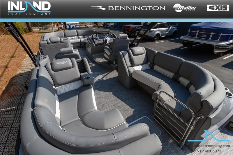 Slide: The Image of 2024 Bennington 23 RFB pontoon boat with luxurious seating and modern design. - 10