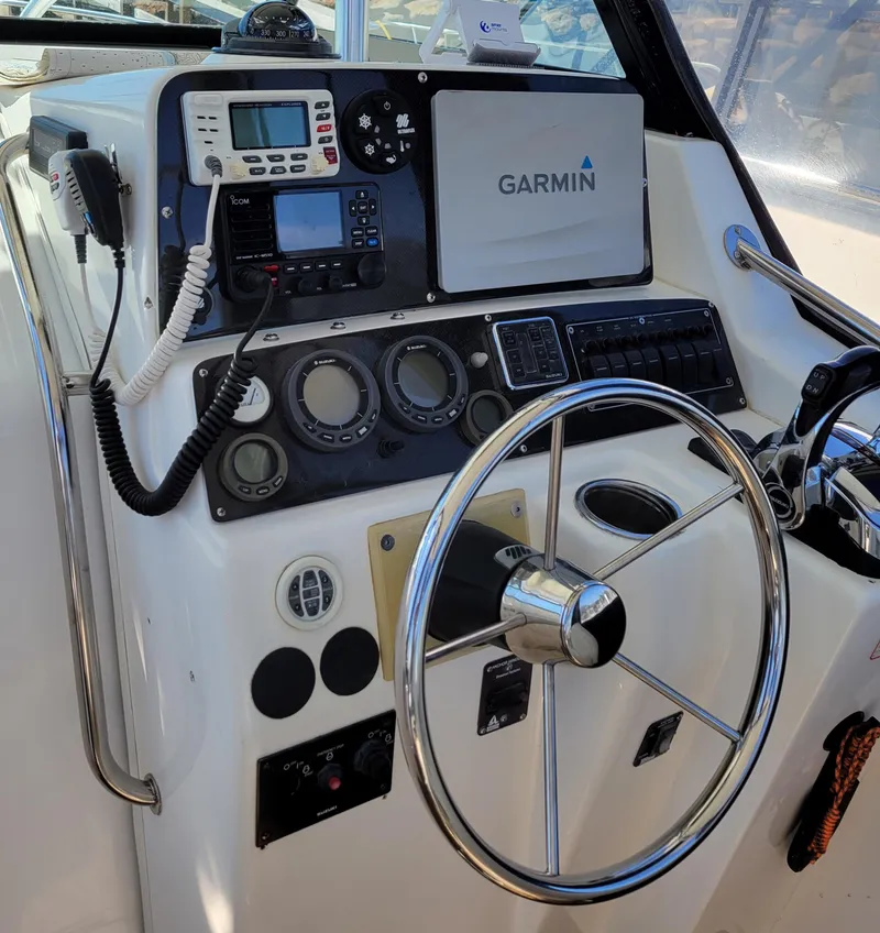 Slide: The Image of Boston Whaler 28 Outrage 2000 - 13