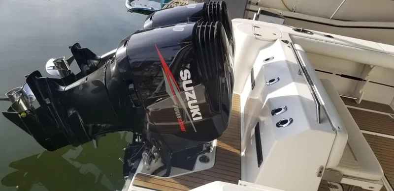 Slide: The Image of Boston Whaler 28 Outrage 2000 - 14