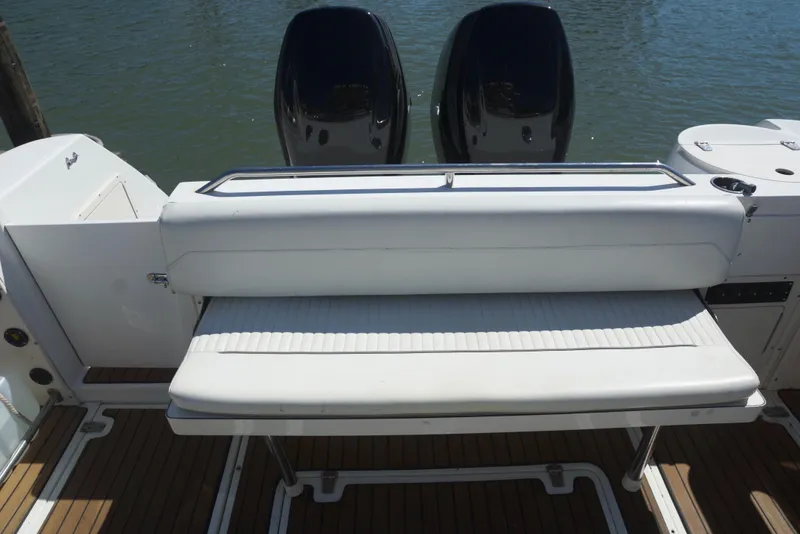 Slide: The Image of Boston Whaler 28 Outrage 2000 - 17