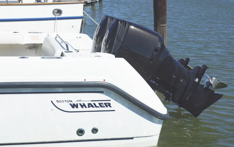Slide: The Image of Boston Whaler 28 Outrage 2000 - 19