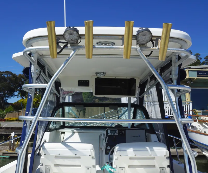 Slide: The Image of Boston Whaler 28 Outrage 2000 - 22