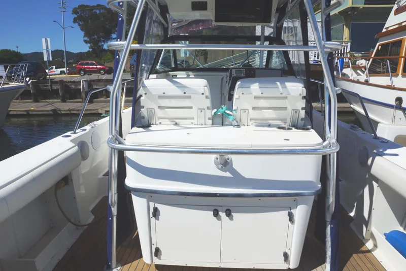 Slide: The Image of Boston Whaler 28 Outrage 2000 - 24