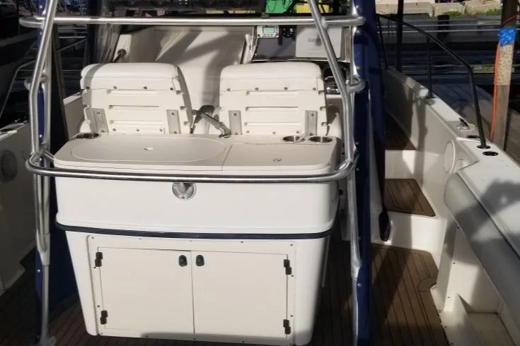 Slide: The Image of Boston Whaler 28 Outrage 2000 - 25