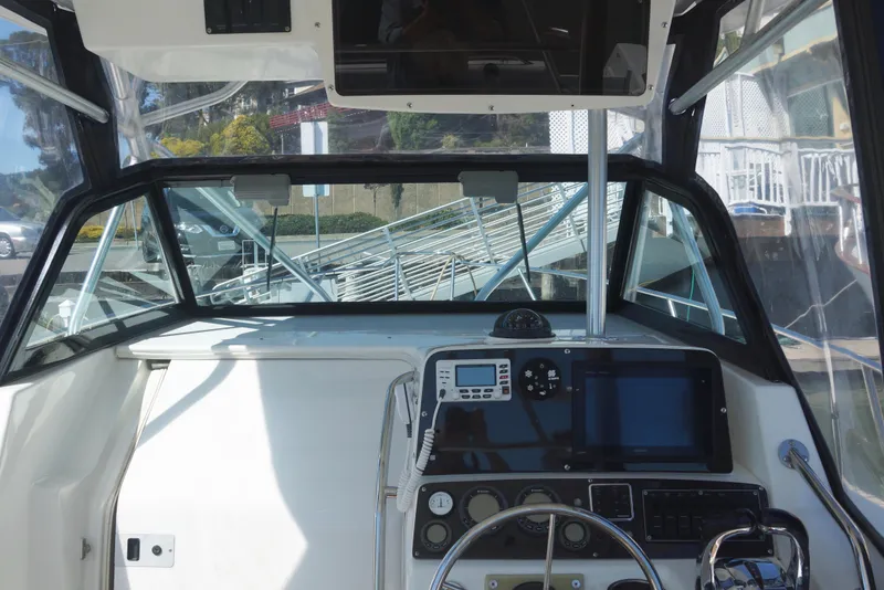 Slide: The Image of Boston Whaler 28 Outrage 2000 - 28