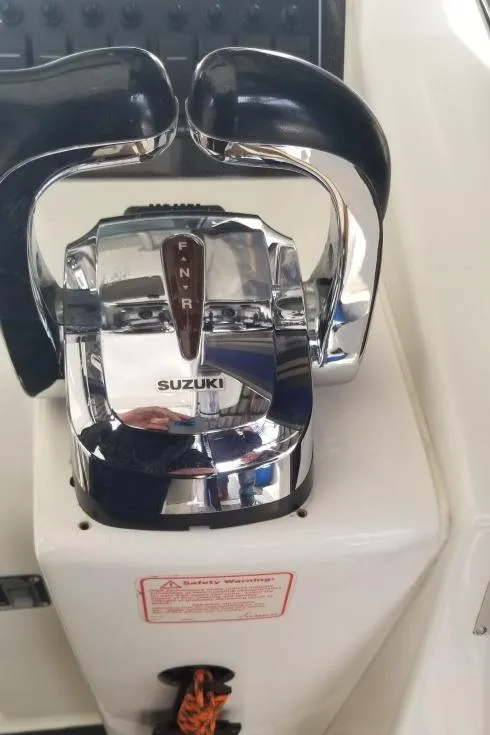 Slide: The Image of Boston Whaler 28 Outrage 2000 - 30