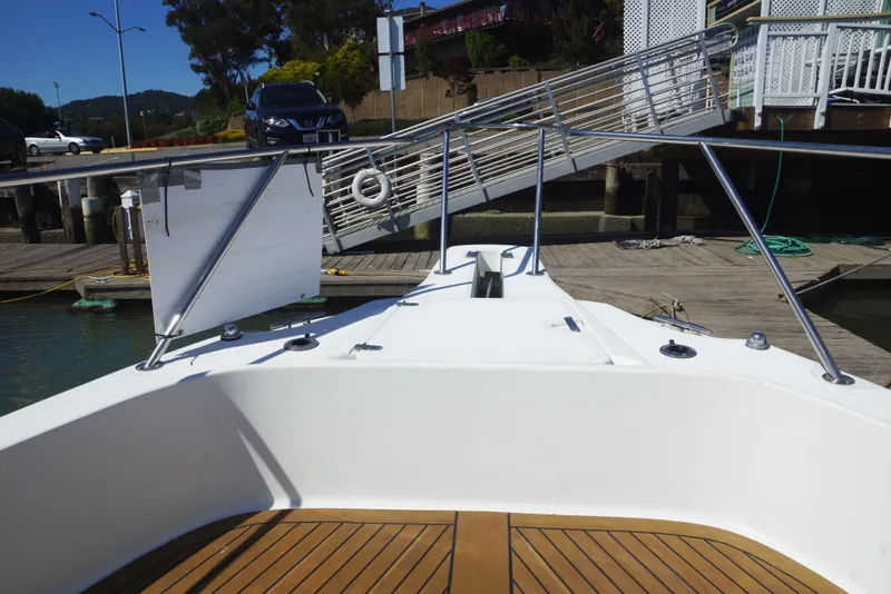 Slide: The Image of Boston Whaler 28 Outrage 2000 - 31
