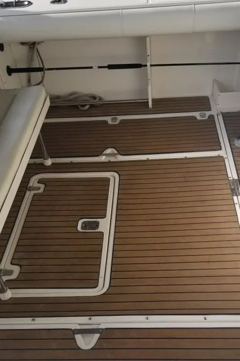 Slide: The Image of Boston Whaler 28 Outrage 2000 - 33