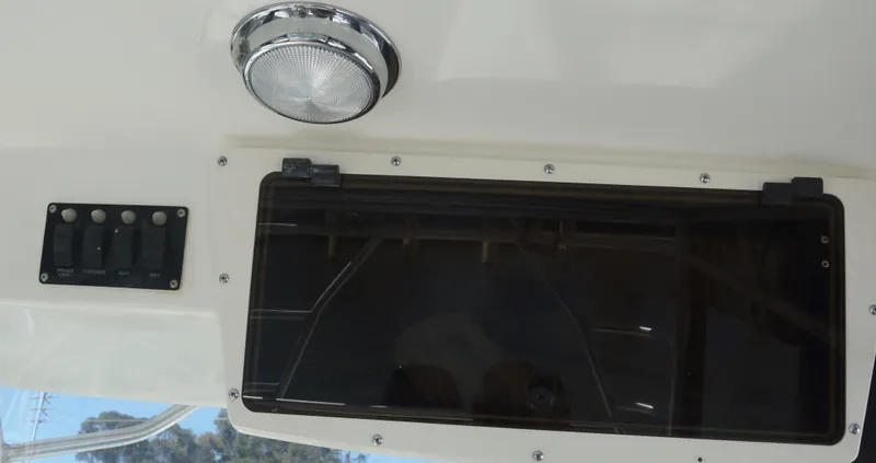 Slide: The Image of Boston Whaler 28 Outrage 2000 - 35