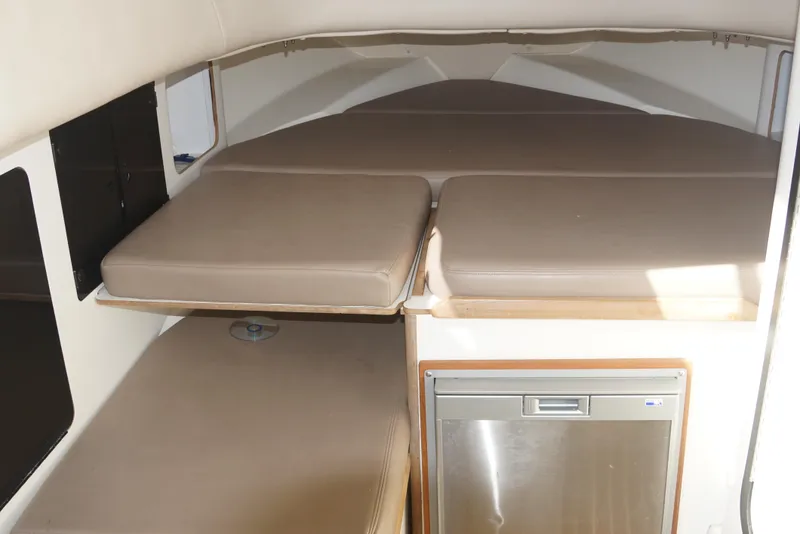 Slide: The Image of Boston Whaler 28 Outrage 2000 - 37
