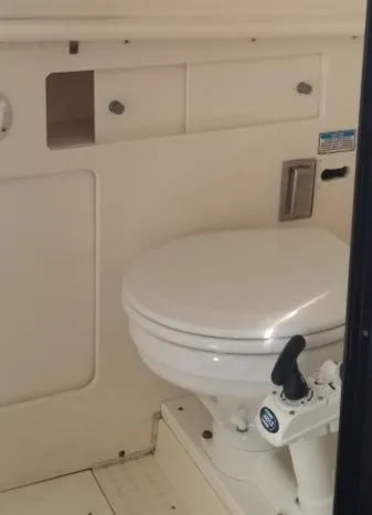 Slide: The Image of Boston Whaler 28 Outrage 2000 - 41