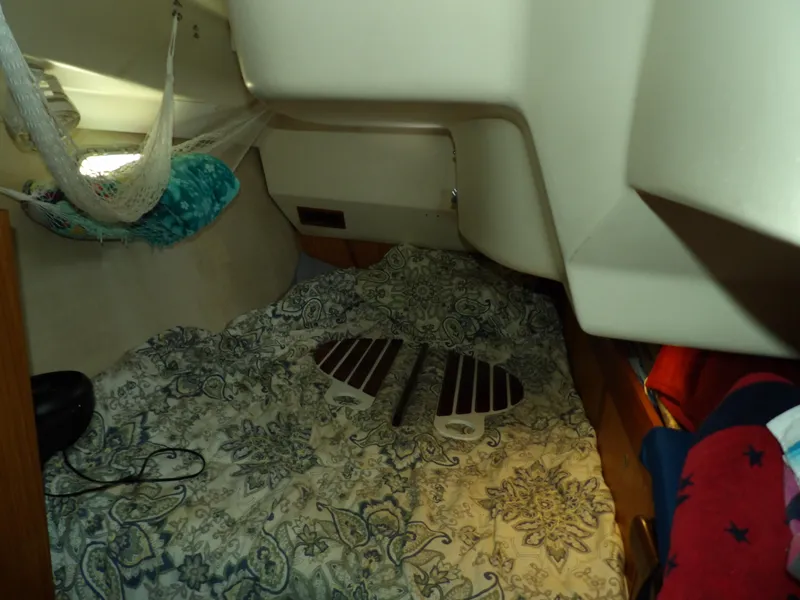 Slide: The Image of Hunter 460 2000 - 51