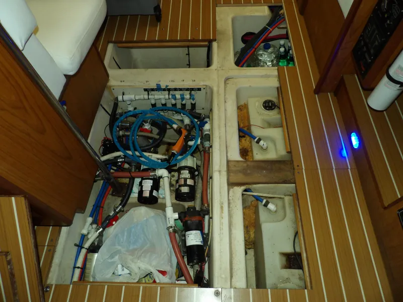 Slide: The Image of Hunter 460 2000 - 69